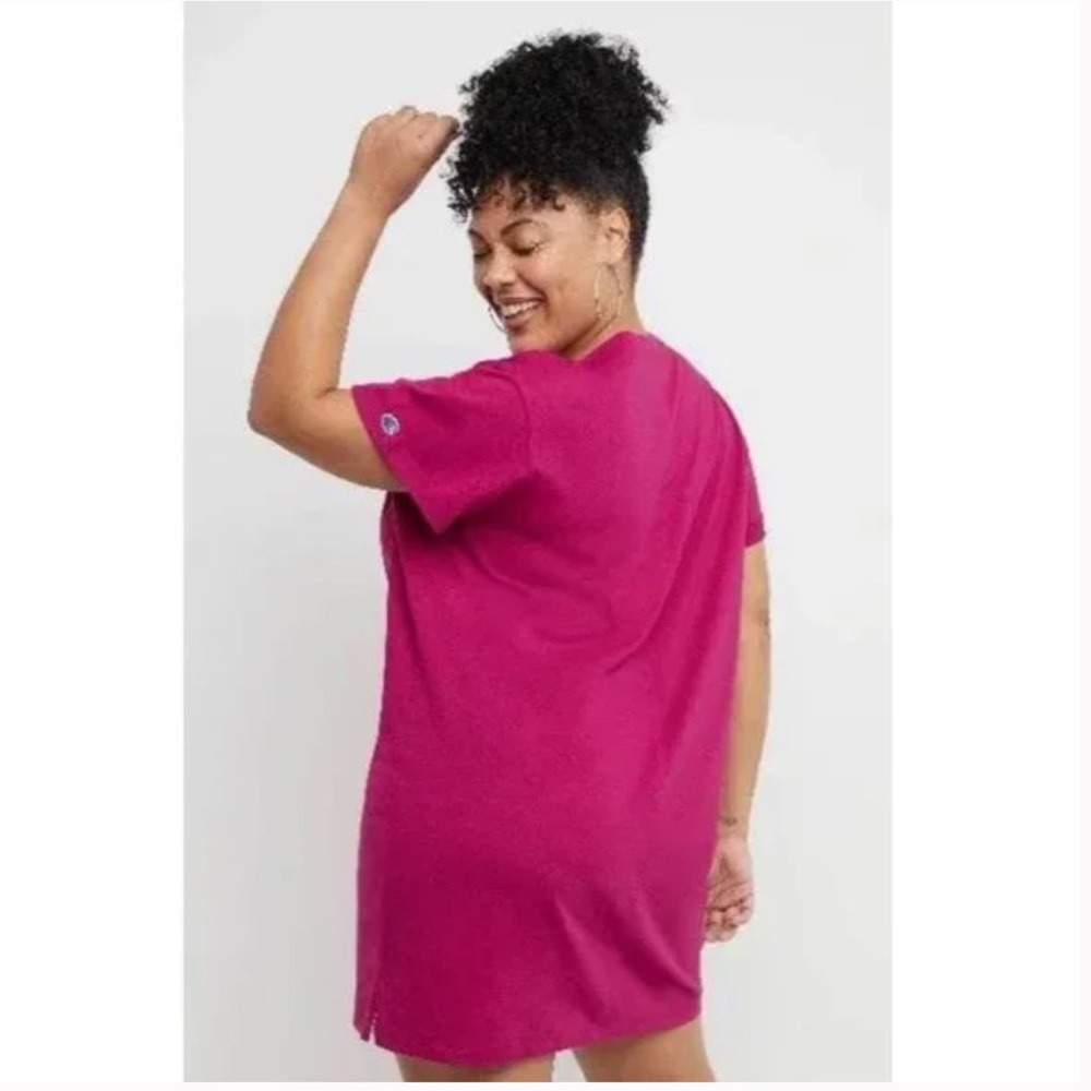 Champion Plus size t-shirt dress for women,

Hyphen on the left chest